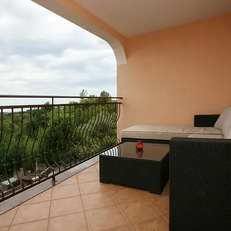 Apartment Neda - South