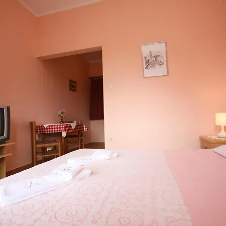 Apartment Neda - South