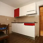 Neda Apartment *