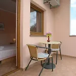 Neda Apartment